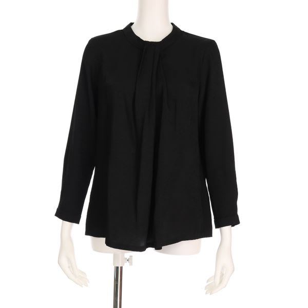 ボウタイ風ブラウス