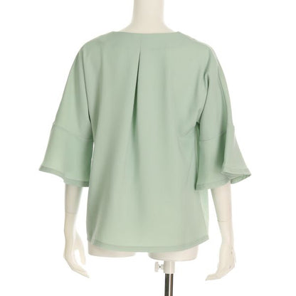 Vネックタックフリルスリーブブラウス