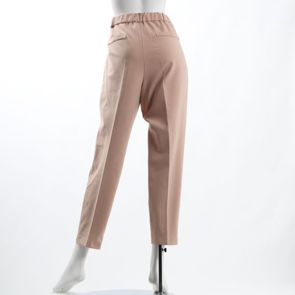 タック入りテーパードパンツ