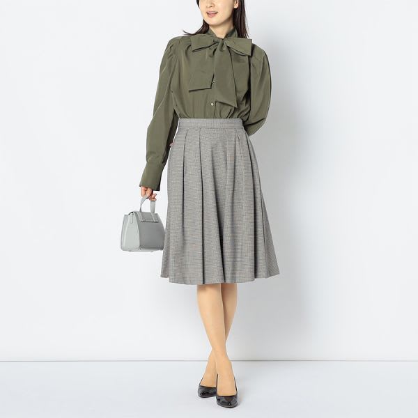 パフスリーブボウタイブラウス