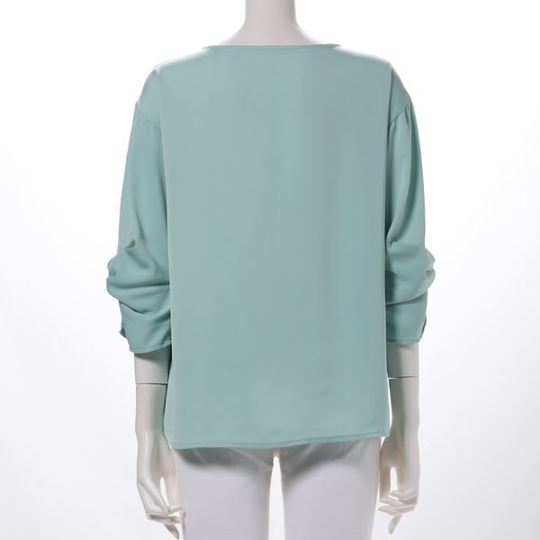 袖口デザインラウンドネックブラウス