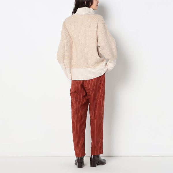 ストライプ柄テーパードパンツ