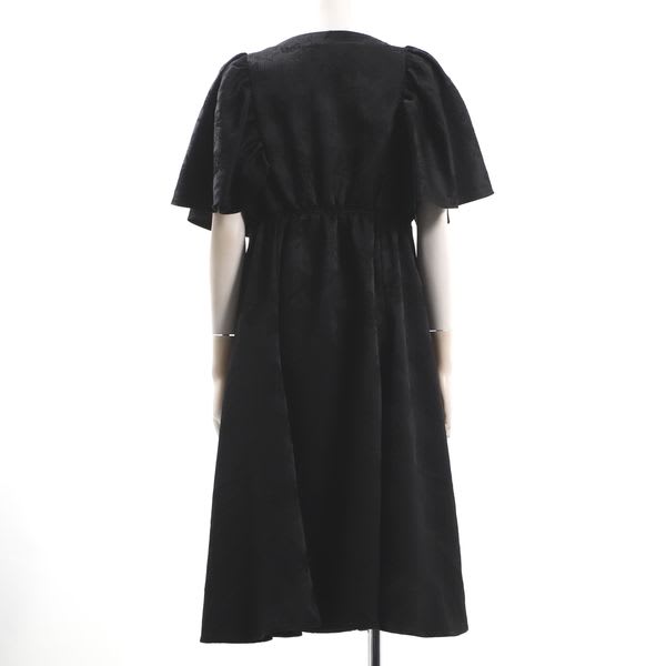 ジャガードフリルvネックワンピース