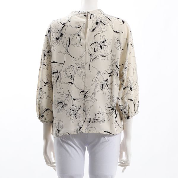 線画花柄スタンドカラーブラウス