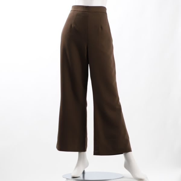 シンプルデザインフレアパンツ