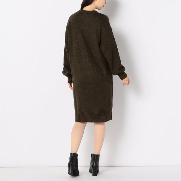ゆったりお袖ニットワンピース