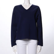 サイドスリット入りVネックニット