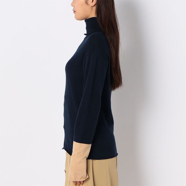 バイカラータートルネックニット