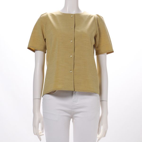 フロント釦クルーネックブラウス