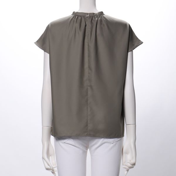 ギャザードネックブラウス