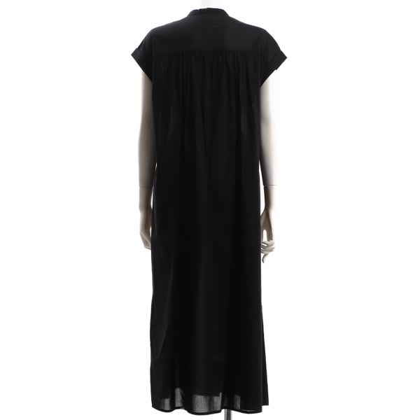 胸元デザインワンピース