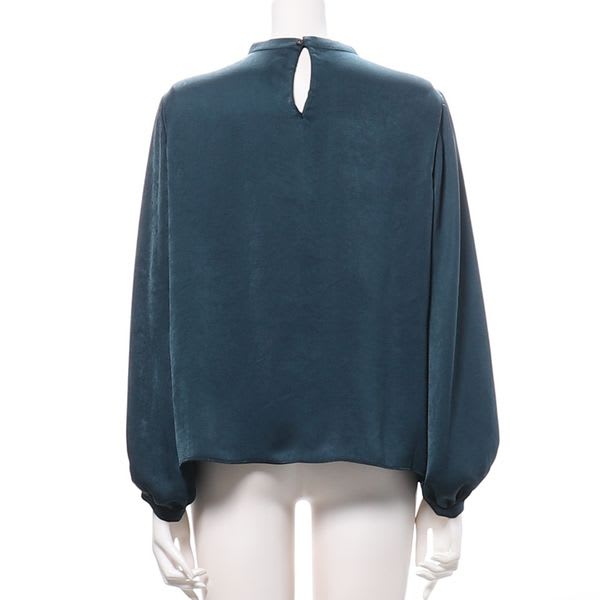 ギャザー付きスタンドカラーブラウス