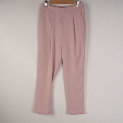 タック入りテーパードパンツ