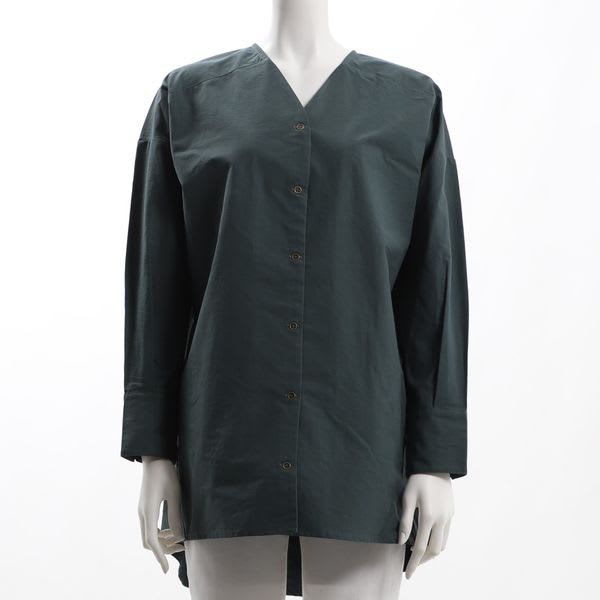 フロントボタンバックテールブラウス
