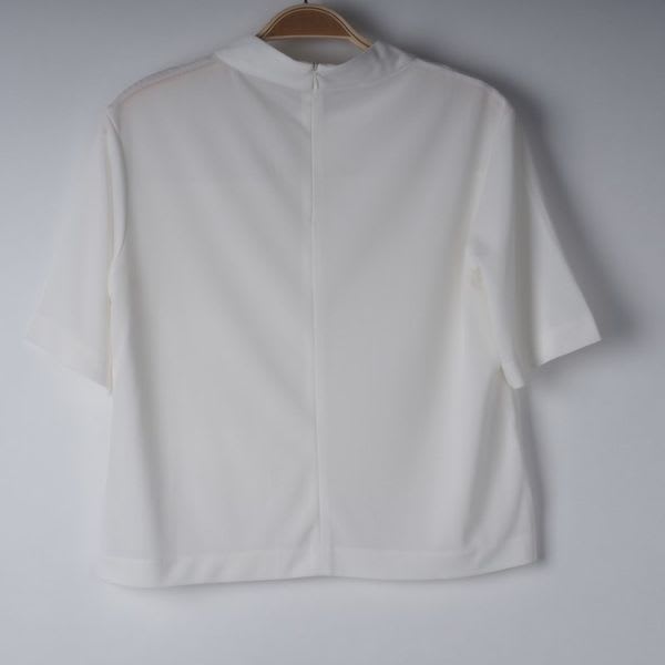 ハイネックブラウス