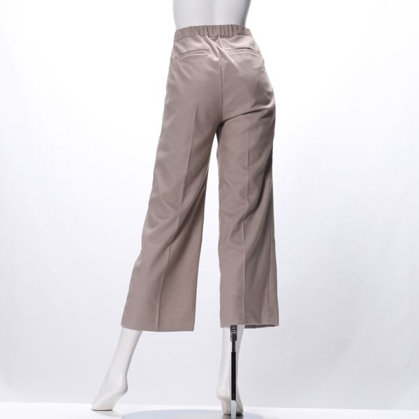 タック入りワイドパンツ