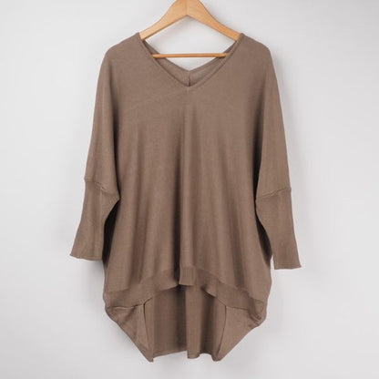 Vネックゆったりニット