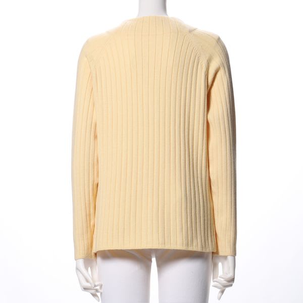 ゴールドボタンアクセントリブニット