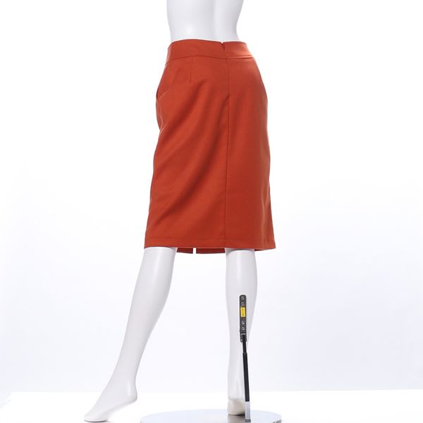 フロントスリット入りセミタイトスカート