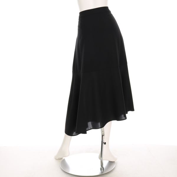 アシンメトリーデザインフレアスカート