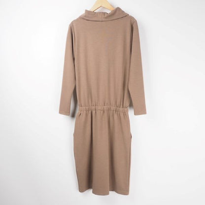 ドレープ胸元ワンピース