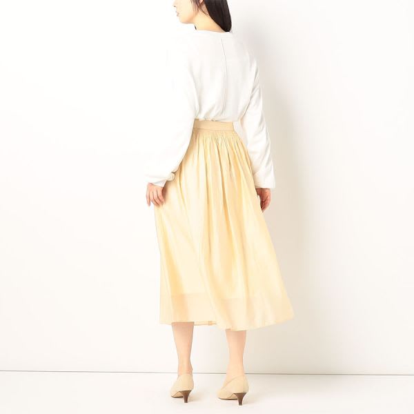 シームデザインクルーネックニット