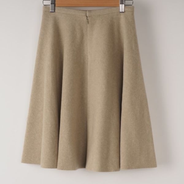 上品な揺れ感フレアスカート