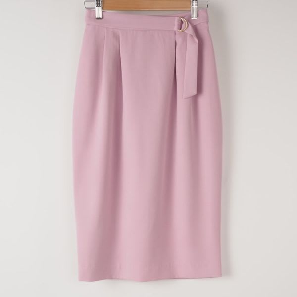 共地ベルト付きタイトスカート