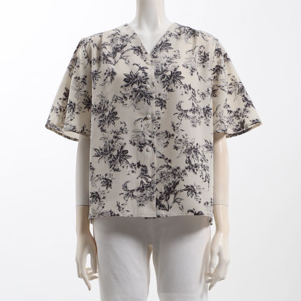 大きめレースフレア袖Vネックブラウス