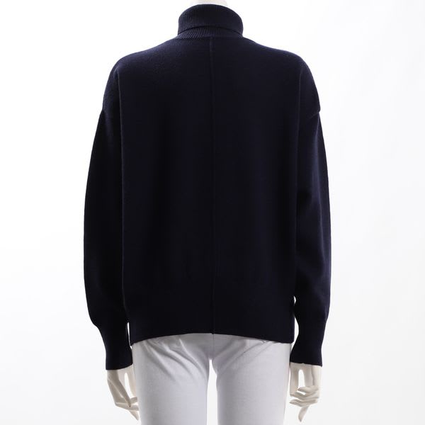 バックシームデザインタートルネックニット