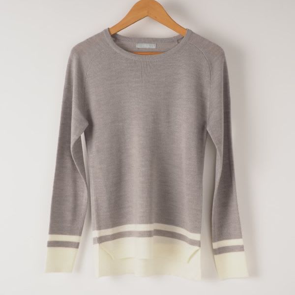 裾バイカラーラウンドネックニット