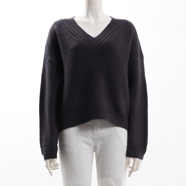 ピンタックVネックニット