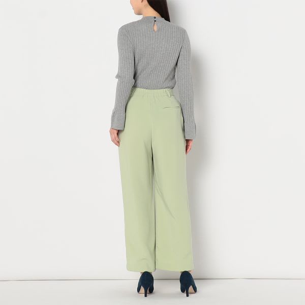 裾デザインペプラムニット