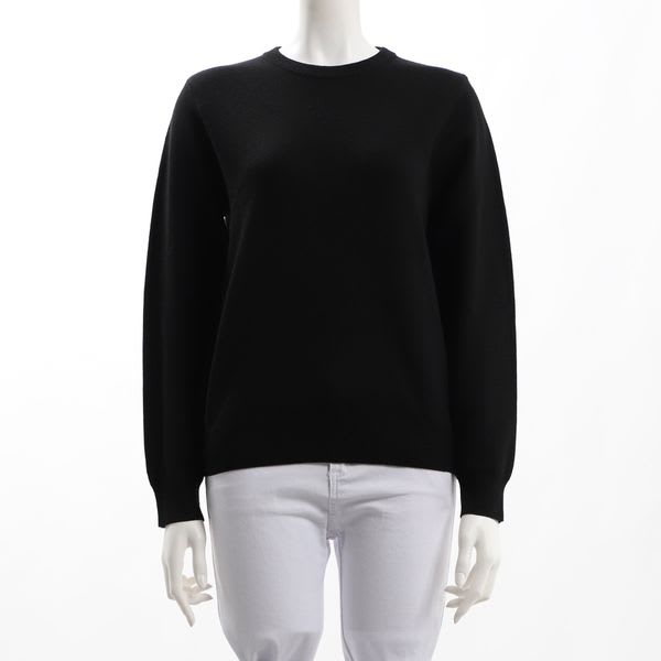 シンプルクルーネックニット