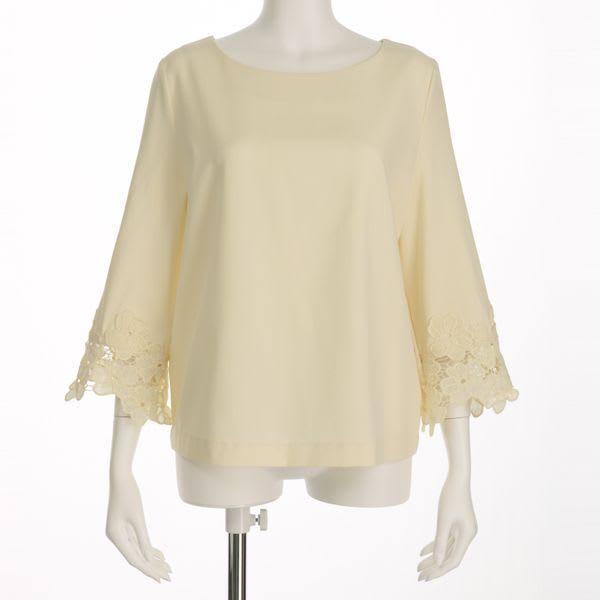 袖口レースブラウス
