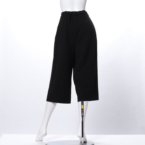 ラップ風ワイドパンツ