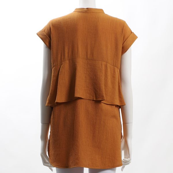 バックデザイン前開きブラウス