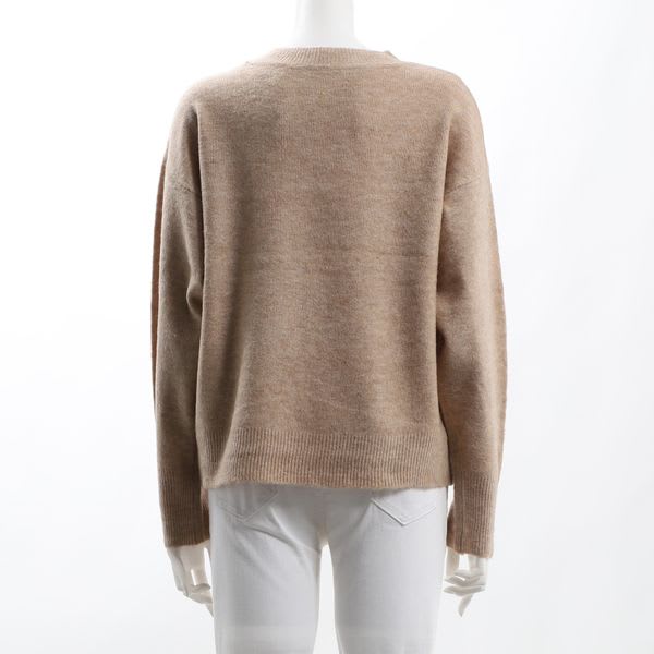 ドロップショルダークルーネックニット