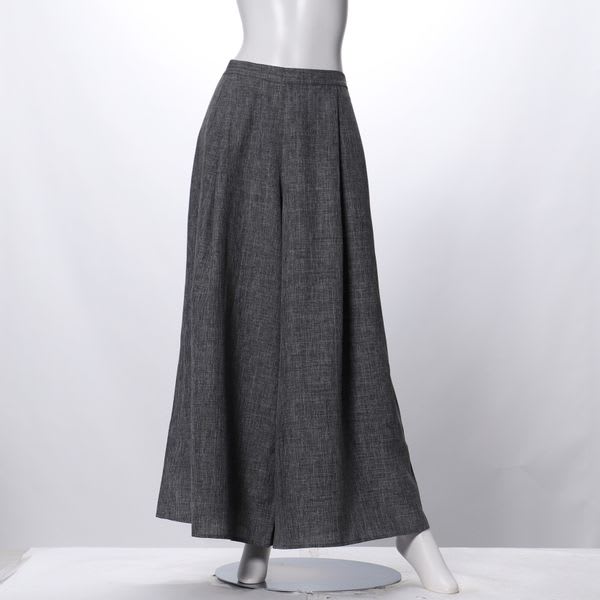 タック入りフレアパンツ