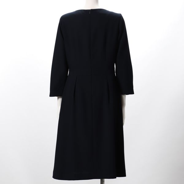 タックデザインワンピース