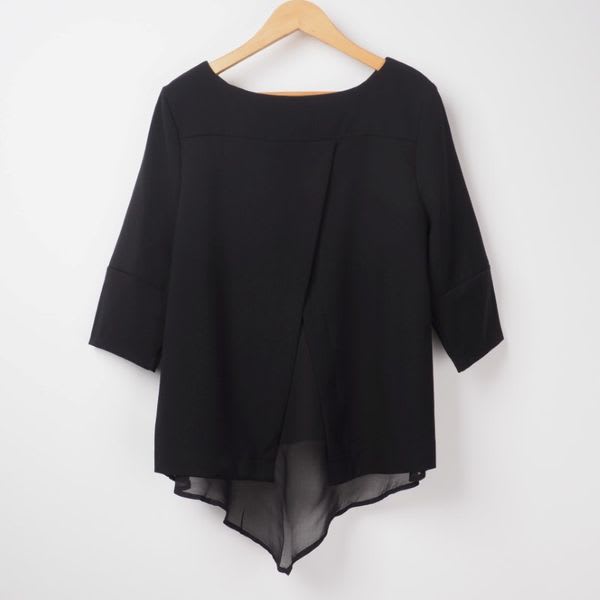 バックデザインボートネックブラウス