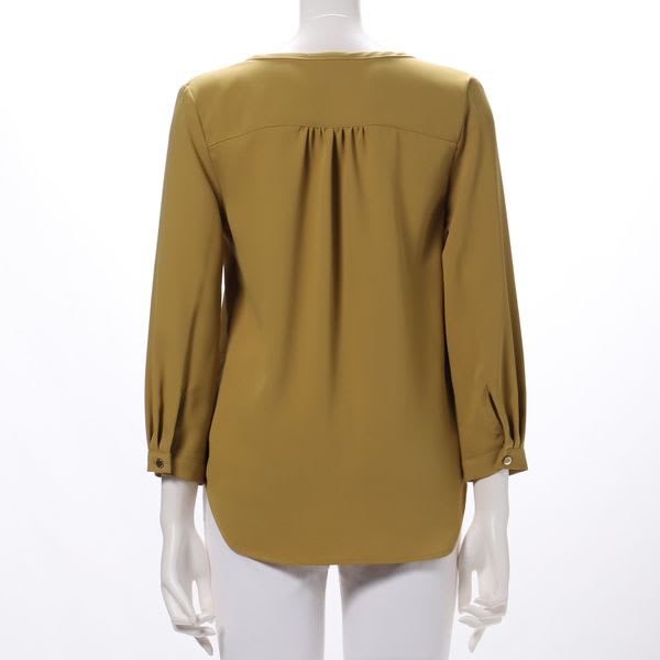 裾前後差タックブラウス