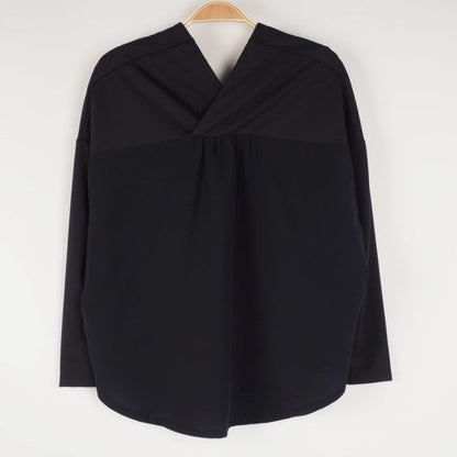 Vライン切り替えトップス