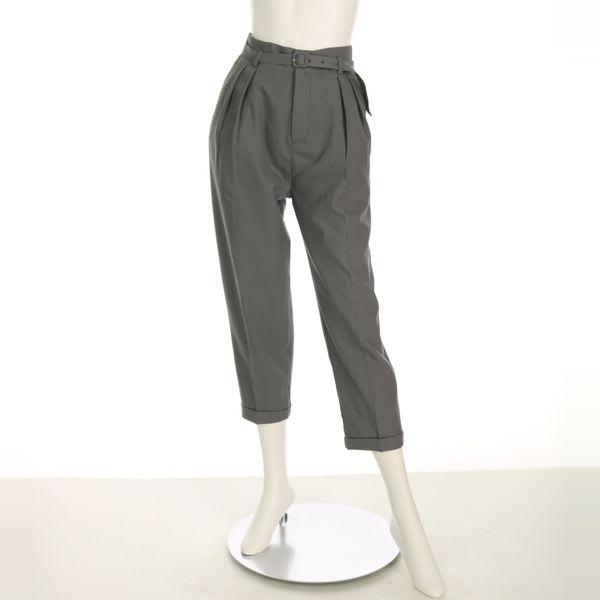 共布ベルト付きテーパードパンツ