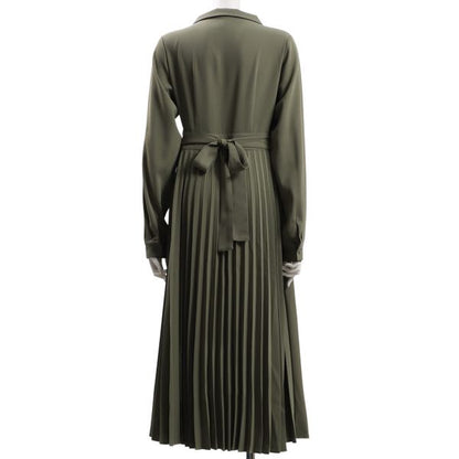 バックプリーツワンピース