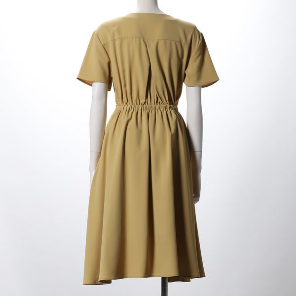 くるみボタンリボンベルト付きワンピース