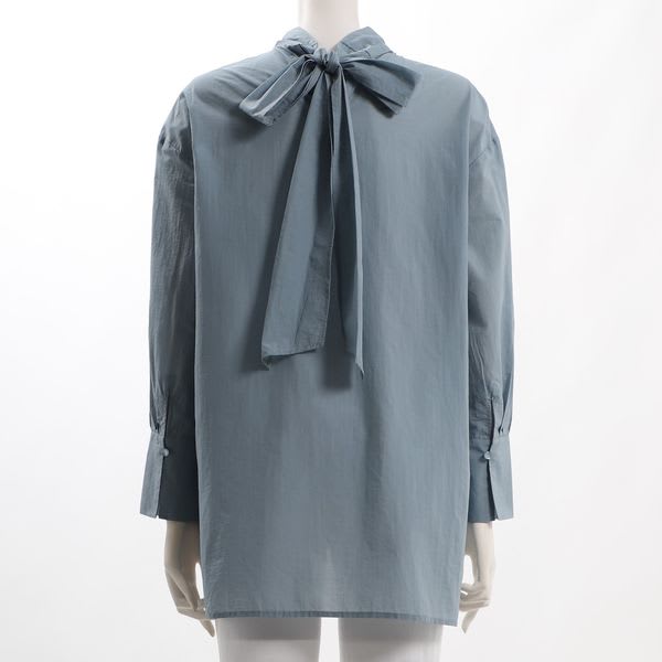 バックリボンスタンドカラーブラウス
