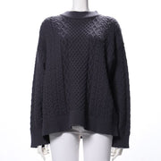 ケーブル編みニット