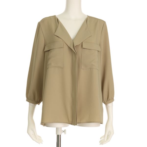 フラップポケット付きオープンフロントブラウス