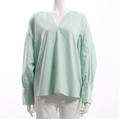 バックテールブラウス